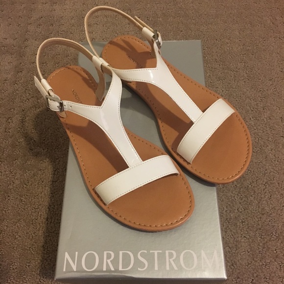 Girl's sandals from Nordstrom's size 3 💕 - Picture 3 of 5